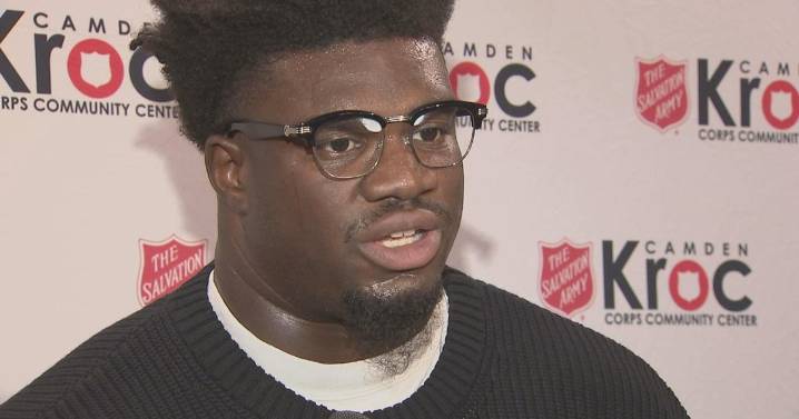 Philadelphia Eagles' Jordan Davis hosts Thanksgiving dinner for 150 Camden residents