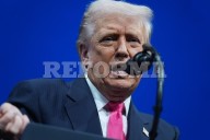 Firma Trump ley para revelar archivos de Epstein