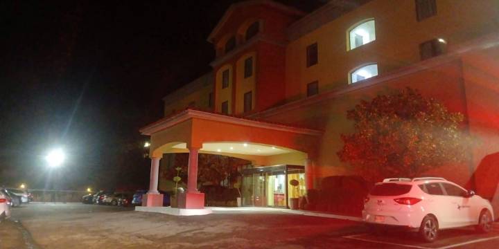 Intoxicación por monóxido de carbono en hotel de Nogales deja 21 afectados