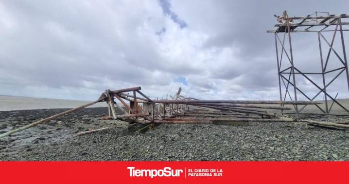 Temporal El fuerte viento derribó el antiguo muelle