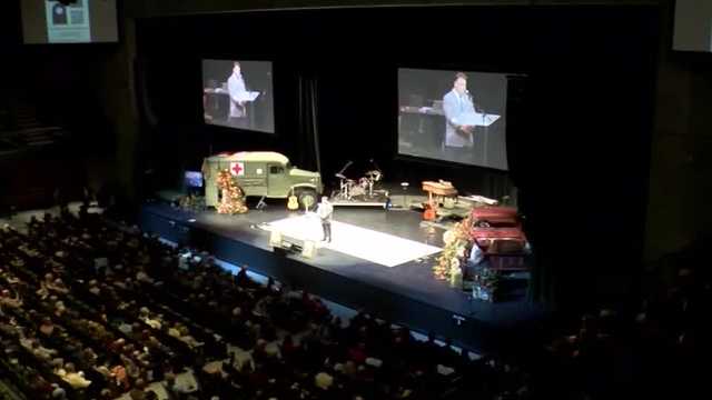 Community gathers to honor Suzie Smith, flight nurse killed in helicopter crash