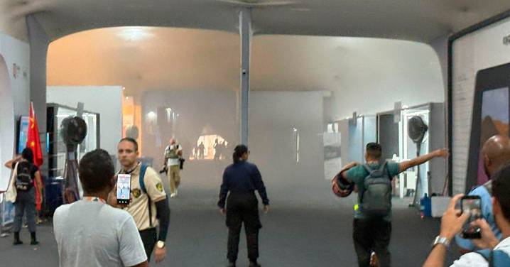 Susto en la COP30: Un aparatoso incendio obliga a evacuar la zona de negociaciones de la cumbre del clima de la ONU en Belém
