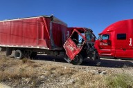 Dormita y se estrella contra la ruta Mirasierra, en Saltillo; resulta lesionado