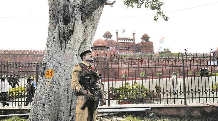 12 Killed in Red Fort Blast Linked to Kashmir, Doctors Among Key Suspects