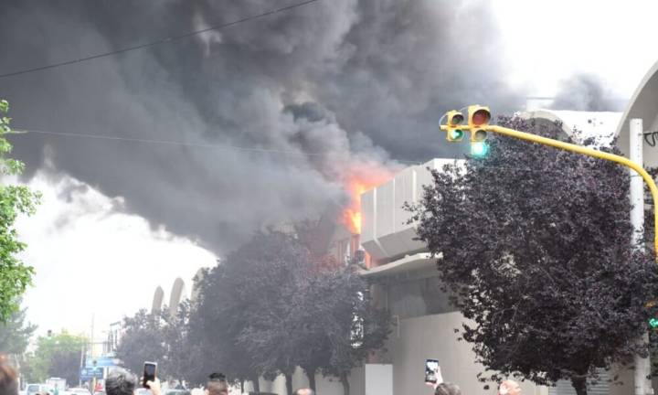 En fotos: las imágenes del incendio que causó serios daños en el Híper de Aguado