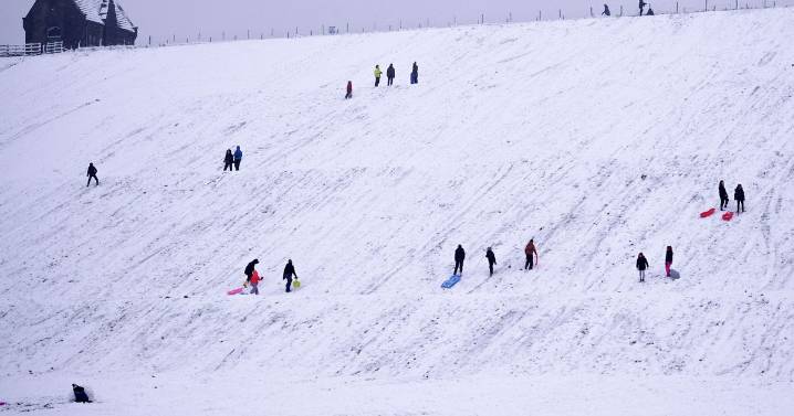 Four-day 'rise in death' health alert in place as 25cm snow coming for some