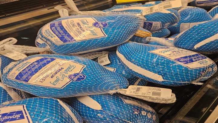 Need to do last-minute Thanksgiving shopping? Here's where you can run