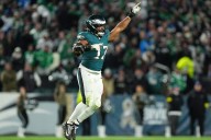 Eagles show 'knack' for knowing how to win vs. another playoff