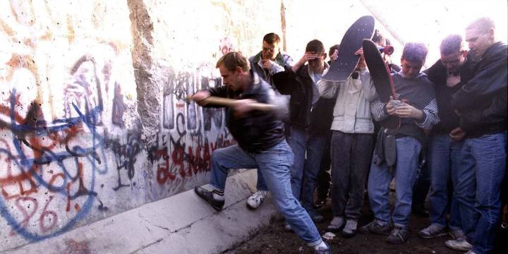 La caída del Muro de Berlín, la construcción que dividió familias y llegó a tener 302 torres de vigilancia