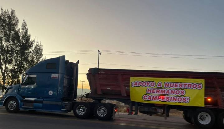 Inicia bloqueo transportista en la México