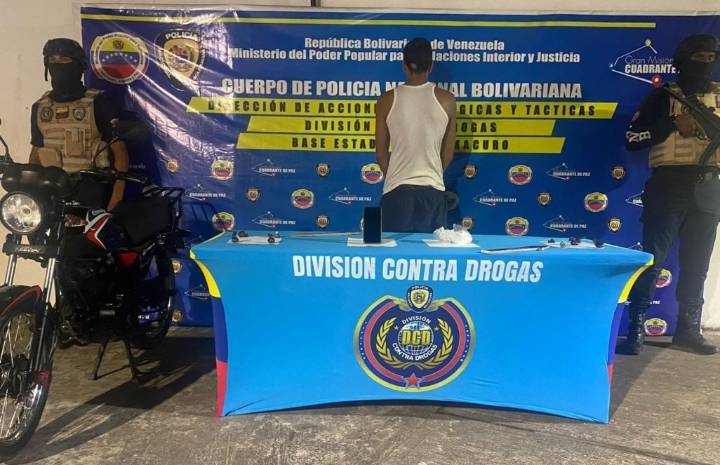 Le metieron los ganchos a un joven en Tucupita con presunta droga y por estar solicitado