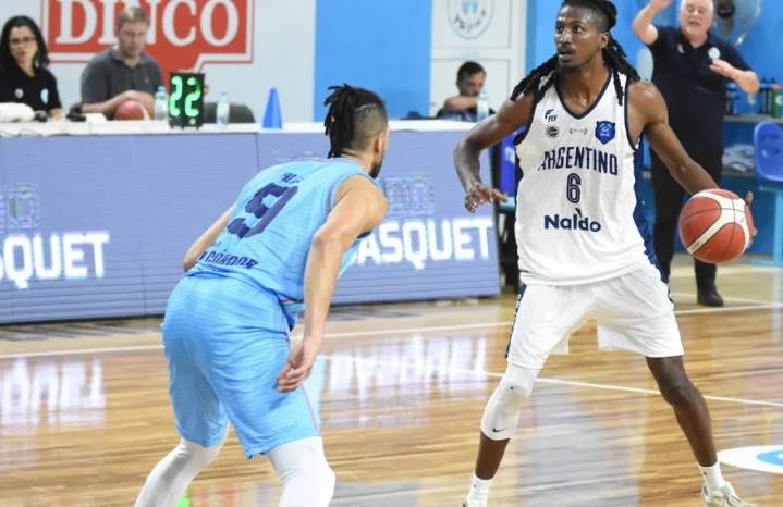 Argentino y otra salida complicada: visita hoy a Regatas de Corrientes