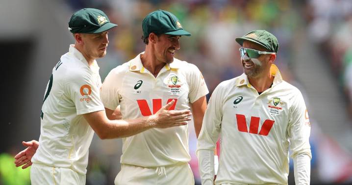 Mitchell Starc actions in Ashes speak volumes as England crumble after Steve Smith digs