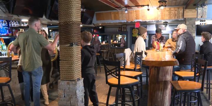 Barre bar serves Thanksgiving meals to community for 6th year