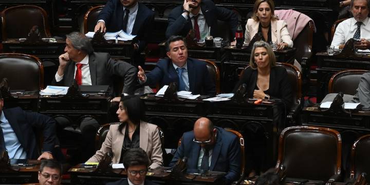 Rupturas, giros tácticos y nuevas alianzas: cómo se rearman los bloques en Diputados tras el avance libertario