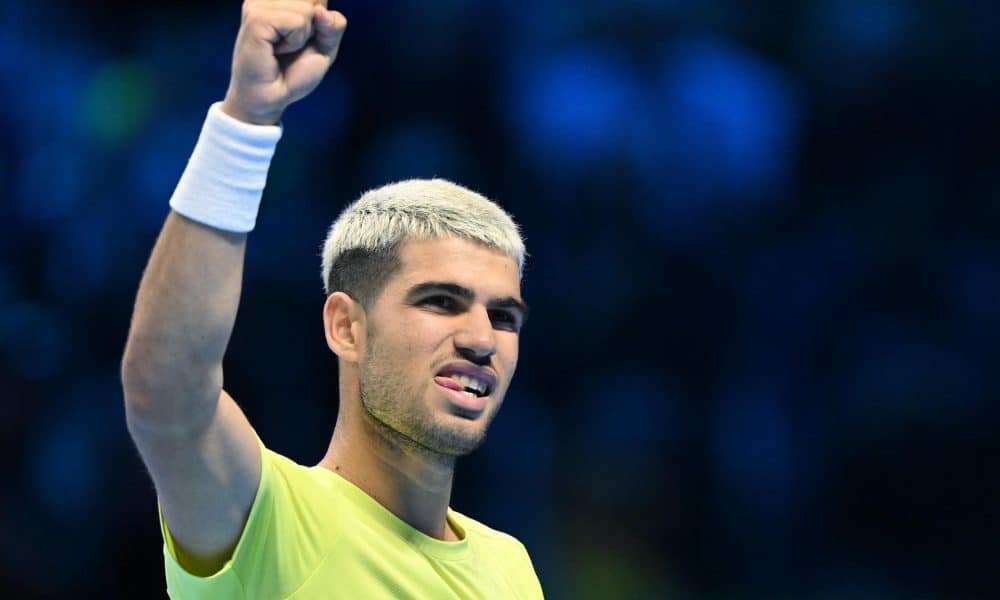 Alcaraz accede a semifinales en Turín