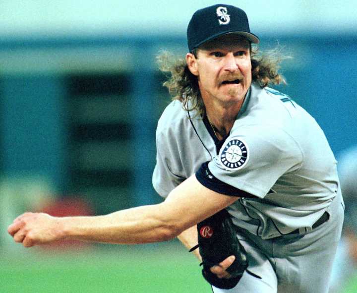 Mariners to retire Randy Johnson’s number in May