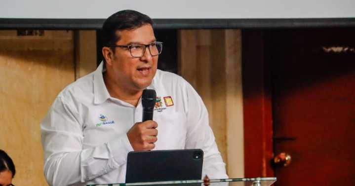 Alcaldía apuesta por energías renovables: Avanza estudio para granja solar de alumbrado público