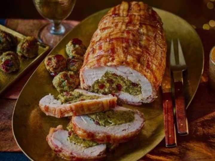 Cómo hacer pavo relleno perfecto en “air fryer”: el tiempo y la temperatura exacta para cocinar este delicioso plato en porciones