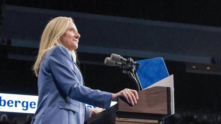 La demócrata Spanberger será nueva gobernadora de Virginia, proyectan CNN, NBC y Fox
