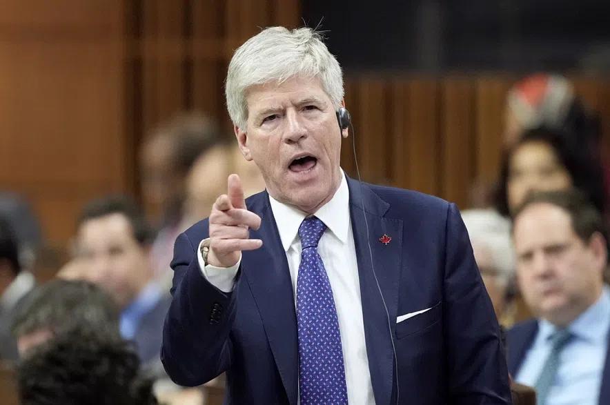 Hodgson says Ottawa is close to providing clarity on B.C. tanker ban