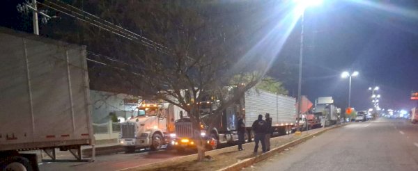 Siguen con cierre total 4 carreteras del estado