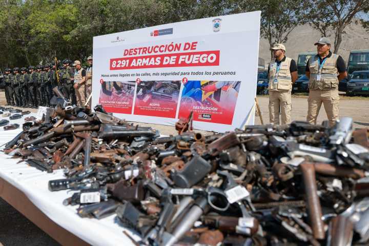 Destruyen más de 8,200 armas incautadas en operativos contra el crimen en todo el país