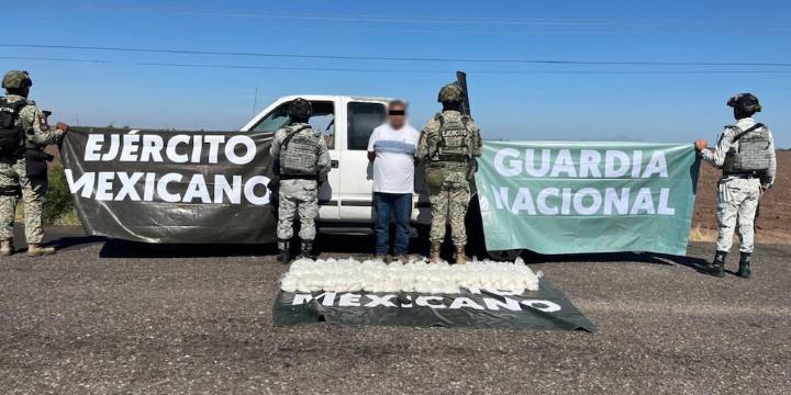 Detienen a conductor de una camioneta en Sonora con casi 200 kilos de metanfetamina