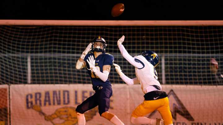 DeWitt vs Mount Pleasant score, updates in MHSAA football D