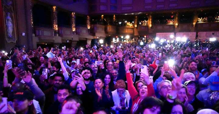 The Democrats Try Out a Big Tent