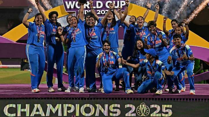 'Humari Choriyaan Choron Se Kam Hai Kya?': Amitabh Bachchan, Ajay Devgn, Riteish Deshmukh & Other Celebs Congratulate Women In Blue For World Cup Win