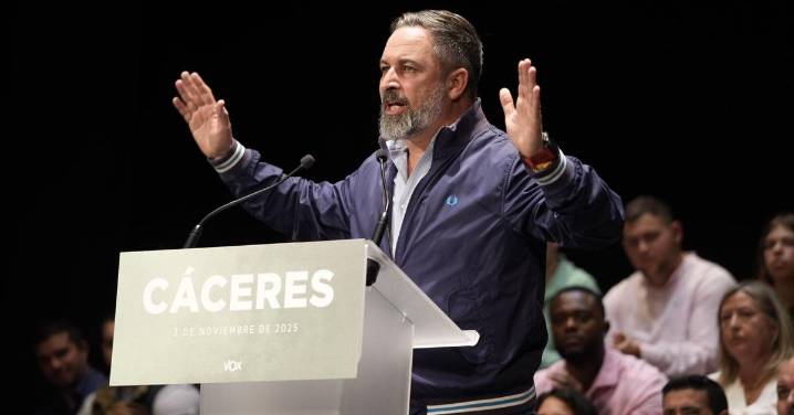 Abascal cree que dimitir es dar “un balón de oxígeno” a Sánchez