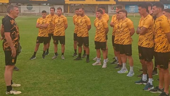 Mitre presentó a Carlos Mayor como su nuevo director técnico