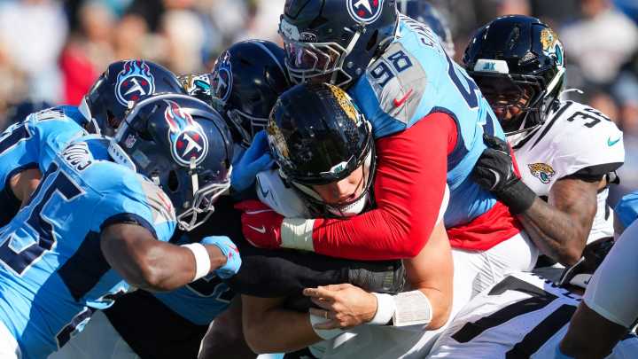 Sidelines empty and helmets fly as Jaguars-Titans brawl erupts following returning star's late hit on former teammate
