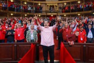 Nicolás Maduro se reúne con bases de Partido Socialista Unido de Venezuela y arenga contra WhatsApp
