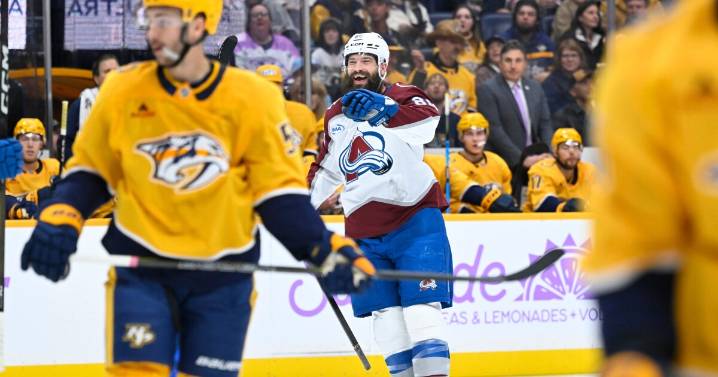 Blackwood makes 35 saves as Avalanche shut out Predators 3