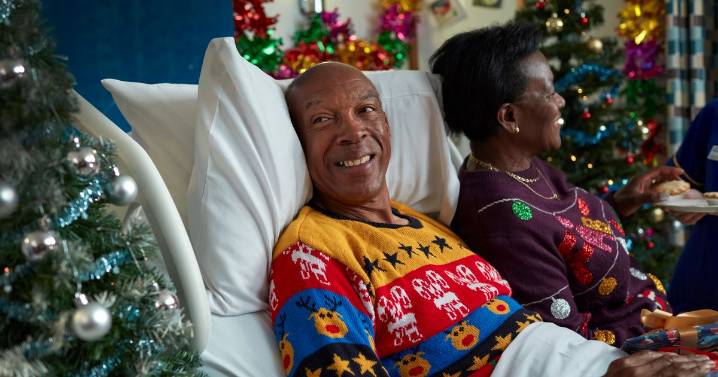 Hospice chaplain helps patients celebrate their final Christmas