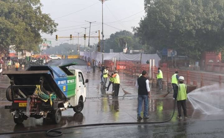 5 days after blast, 2 entry gates reopen at Lal Quila Metro station