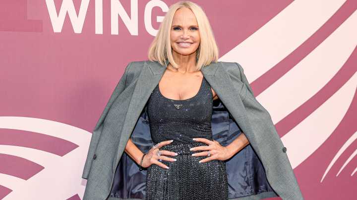 Kristin Chenoweth's 'Queen of Versailles' ending Broadway run early