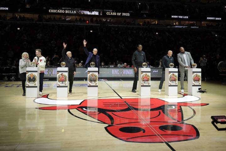 Chicago Bulls: Six members inducted into team's Ring of Honor