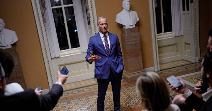 Senate passes bill to reopen government, sends it to the House