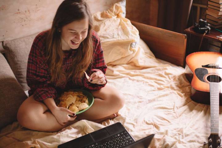 When You Should Stop Eating Before Bed for Better Sleep