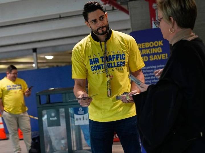 Traffic being cut at 40 U.S. airports due to government shutdown