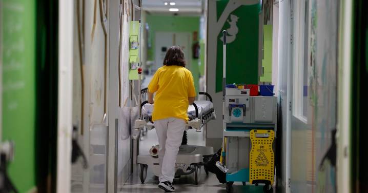 La mitad de las enfermeras españolas han sufrido acoso sexual en el trabajo: "Es lo que hay, siempre ha pasado"