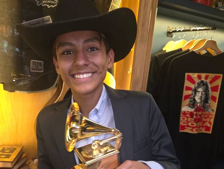 Latin Grammy 2025 para un acordeonero de Maní: la historia de Emiliano Olmos