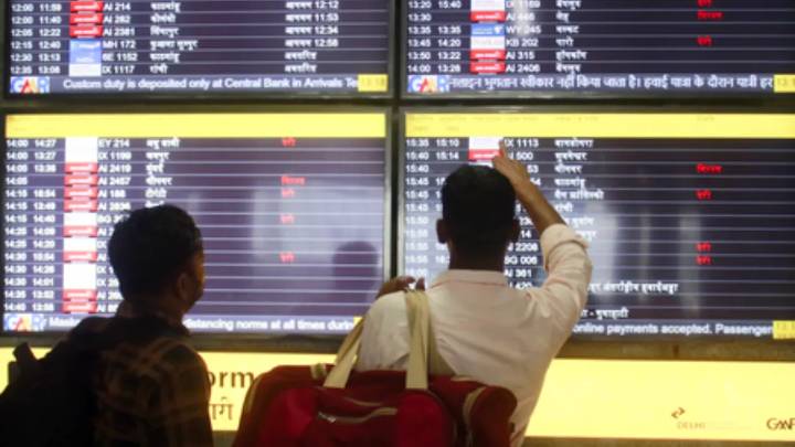 Delhi Airport Chaos: 400+ Flights Affected After Major ATC System Glitch