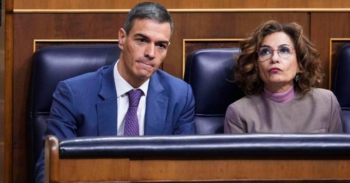 El Gobierno insiste en negar la reunión de Sánchez y Otegi y denuncia que se dé "credibilidad" a un imputado como Ábalos