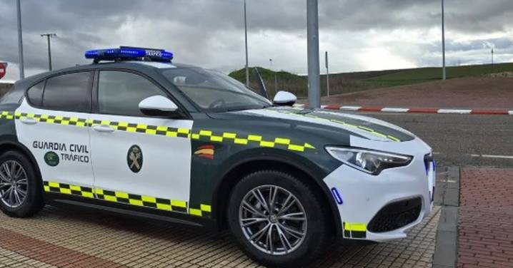 Un varón herido en la cara tras la colisión de dos turismos en la carretera de Fuentesaúco