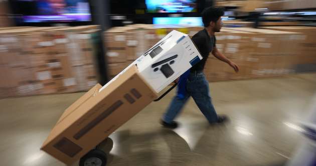 US retail sales rose slightly in September, adding to months of big gains