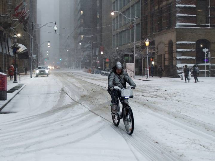 Saturday night snowfall headed for Toronto, up to 15 cm for some